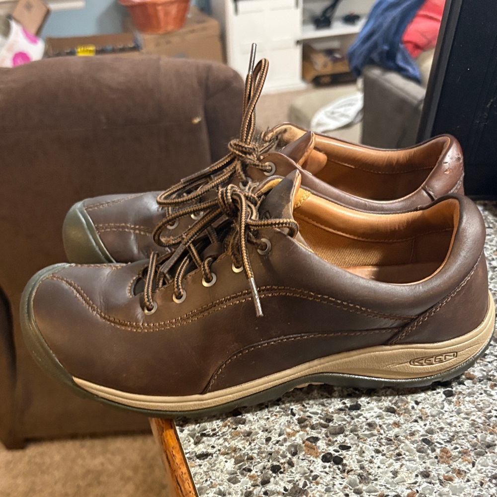 Keen Men's Brown Leather Chukka Boots with Tan Midsole - Picture 3 of 5